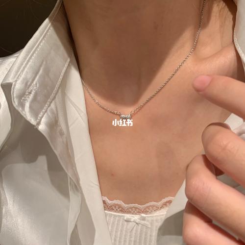 女人右鎖骨有痣窮一輩子嗎 可以點掉嗎