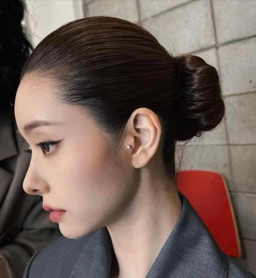 額頭飽滿的女生為什么會(huì)很吸引人