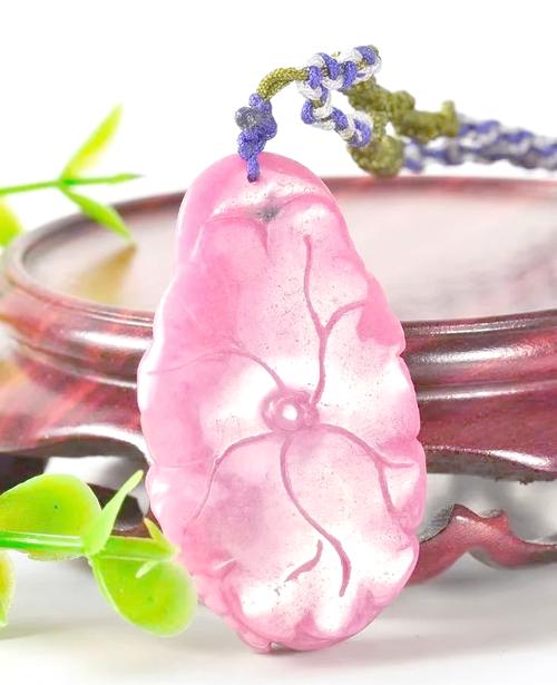 旺桃花運(yùn)的飾品 玉飾帶來美好的愛情