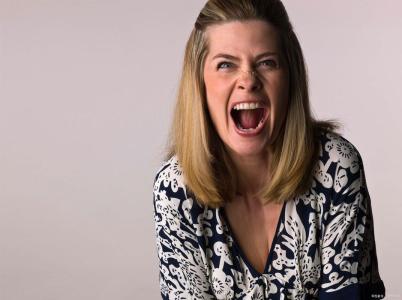 脾氣大暴躁的女人面相