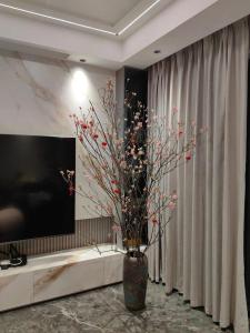 催婚風水布局怎么擺 屋內多多擺放鮮花招桃花