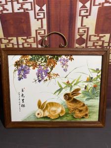 家里都屬兔進(jìn)門掛什么畫?