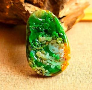 黃夾綠翡翠為什么這么名貴  加工和用料要求高