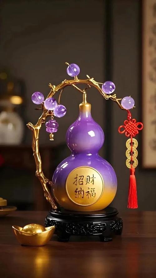 掛在門上的風水吉祥物  葫蘆聚財