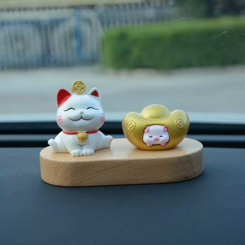 車上放招財貓好不好 注意朝向大小和諧