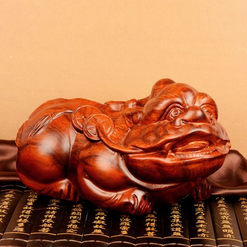 家里臥室擺什么擺件好 胡桃木抑制邪佞