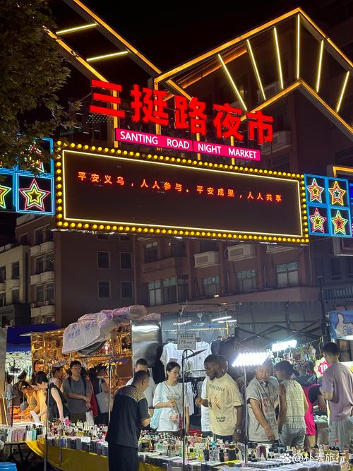 三角街口人流大就一定適合開店嗎