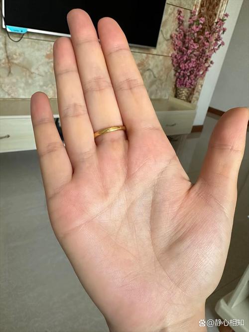 更容易成功的手相特征 手掌厚實