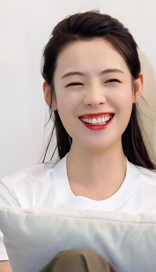 從笑的嘴型看人：咧嘴傻笑顯露你的個性