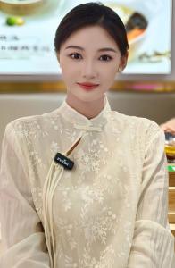 面相最好的女人 雙顴有肉柳葉彎眉唇紅齒白