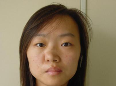 女人鼻子有點歪