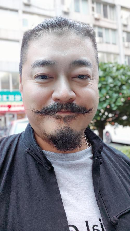 人中沒有胡須或胡須少各寓意著什么