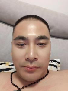鼻梁歪的男人富貴嗎